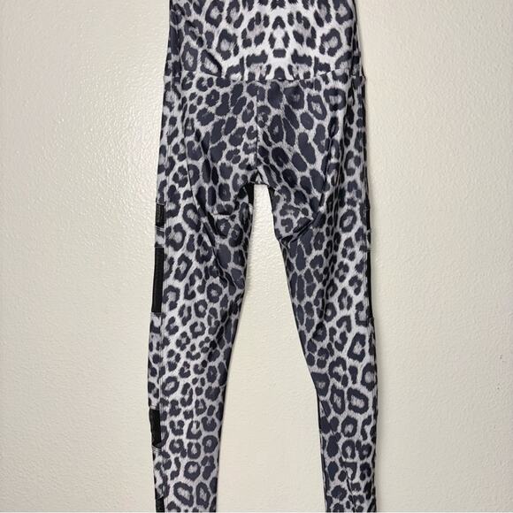 Onzie leggings Woman's size XS Leopard Print Mesh Panel Hot Yoga Black/white - Picture 13 of 16